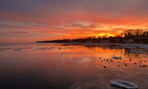 Bradstreet Landing in Lake Erie looking west, January 2024. </br>Rocky River, Ohio </br>Great Lakes Water in Action. Nicholas Barille.